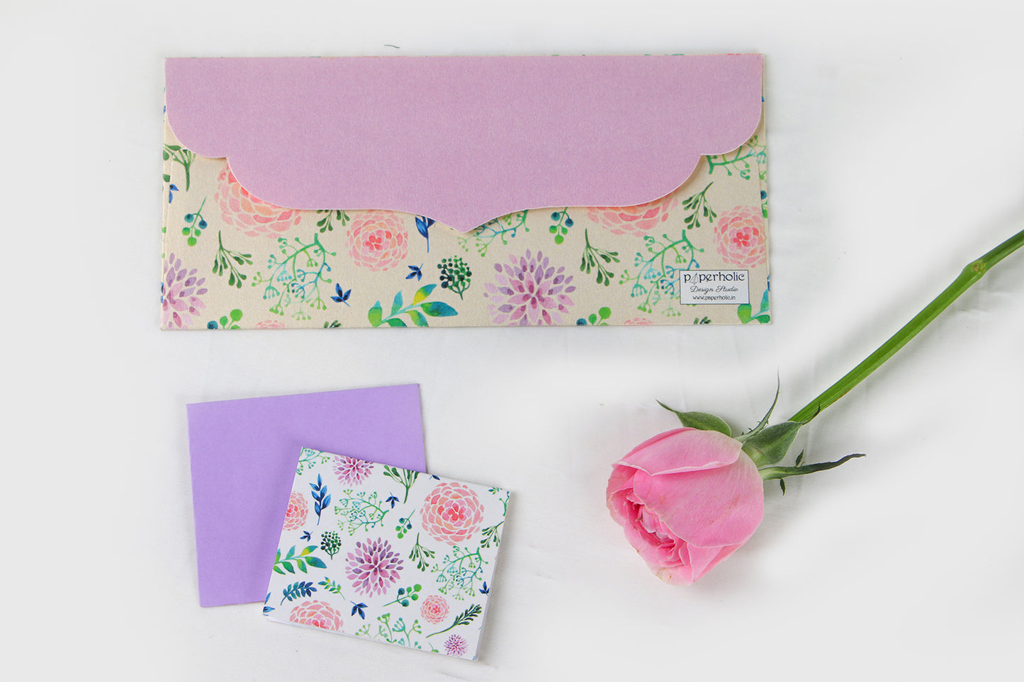 Off-White Floral Design Envelope & Tag Combo