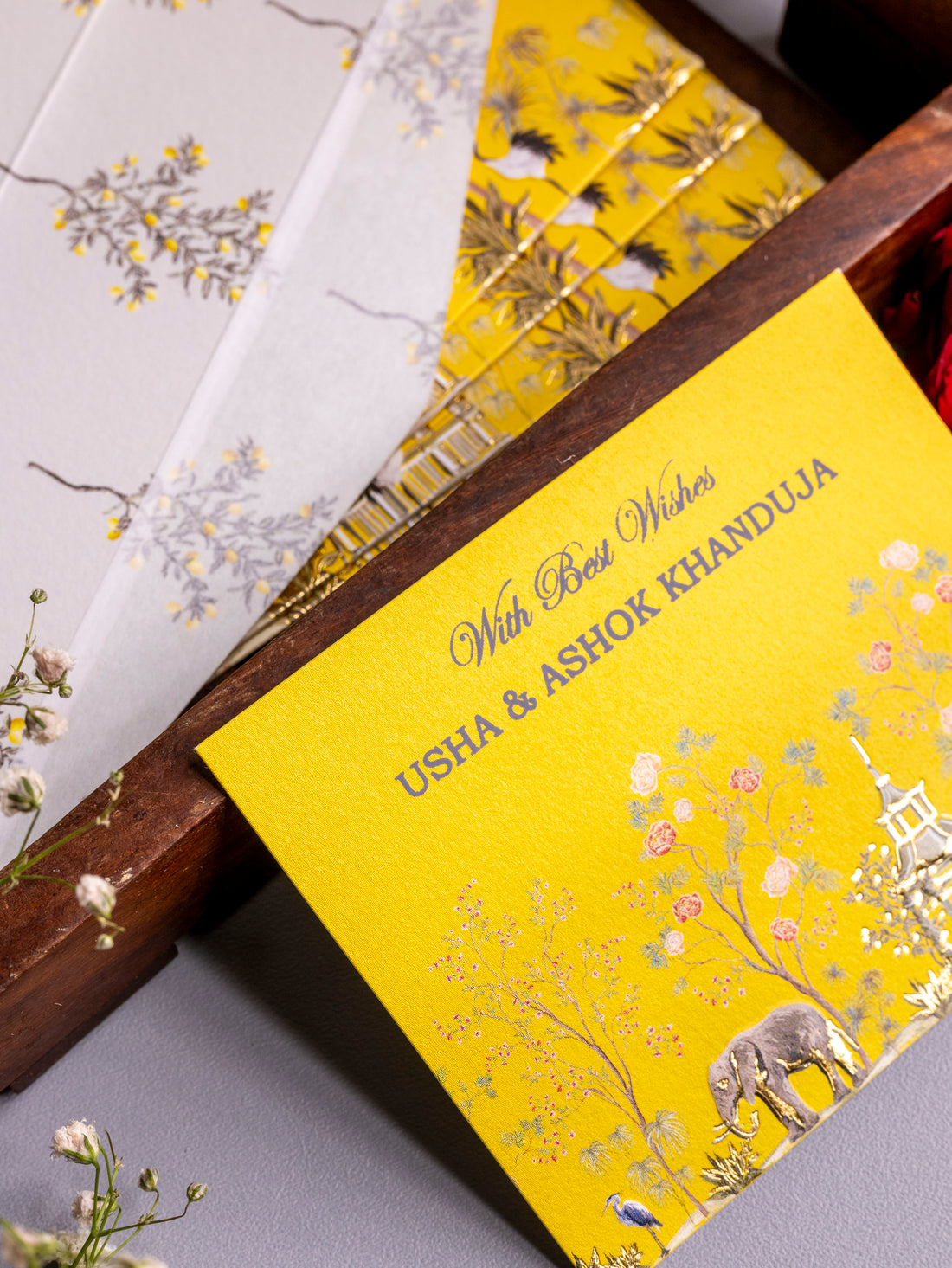 Heritage Bloom Theme Flat Gift Tags (Yellow)